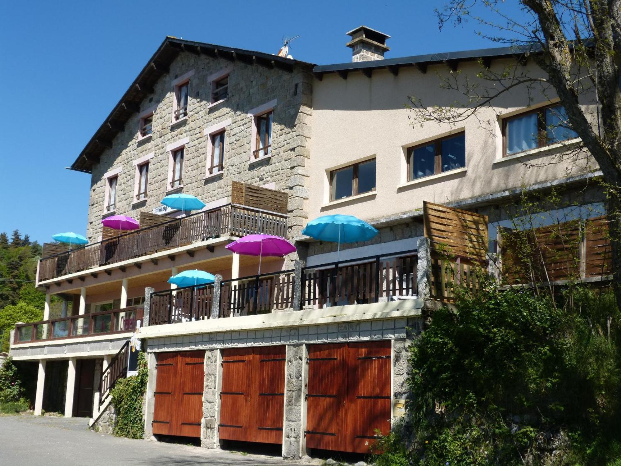 Le Chalet Hotel Antrenas Екстериор снимка